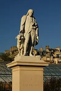 Statue de Louis Jean-Marie Daubenton au Jardin d'acclimatation, inaugurée dans les années 1860.