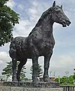 Statue du Percheron Iréné (importé en 1913) à Obihiro, sur l'île de Hokkaidō, au Japon.
