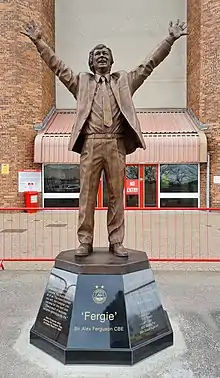 Une statue de Sir Alex Ferguson à l'extérieur du stade Pittodrie de l'Aberdeen FC.