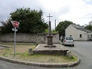 Croix sur la rue Devildé.