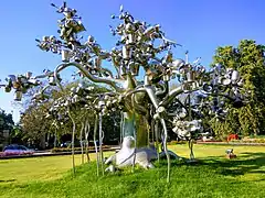 Steel tree, National Gallery of Modern Art, New Delhi, Inde