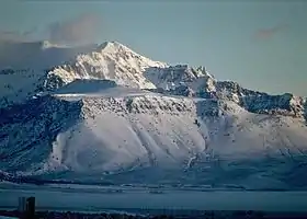 Vue du versant sud-est en hiver.