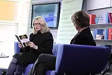 Description de l'image Steinunn Sigurdardóttir im Gespräch mit Susanne Führer.jpg.