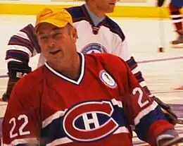 Photo de Steve Shutt avec le maillot rouge des Canadiens de Montréal