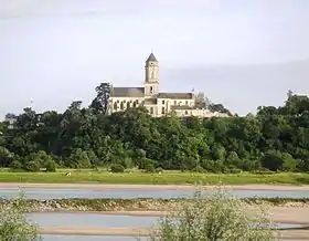 La Loire devant l'abbaye de Saint-Florent-le-Vieil.