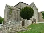 L'entrée et le cimetière