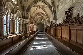 Vue de l'intérieur du cloître.