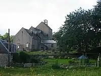 Stobo Kirk vue du nord-nord-est (maisons et jardins au premier plan)