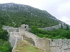 Ainsi que les fortifications de la ville de Ston.