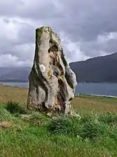 Photographie de la « Stone of Vengeance », un mégalithe en Écosse.