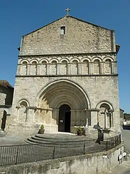 La façade.