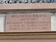 Plaque commémorative Sébastien Brant sur le quai.