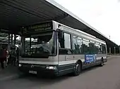 Un Irisbus Agora S à l'arrêt Rotonde.