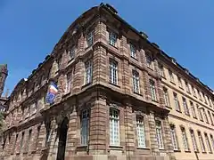 Le lycée Fustel de Coulanges, de l'autre côté de la rue.