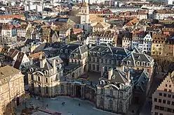 Le palais depuis la cathédrale.