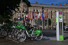 Une des stations automatiques du service Vélhop.