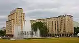 Strausberger Platz, avec la maison Berlin (côté gauche)