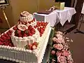 Un gâteau de mariage aux fraises