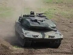 Le Strv 122 est un Leopard 2A5 modifié en service dans l'Armée suédoise depuis la fin des années 1990.