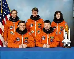 Kenneth Cockrell, Stephen Oswald, Michael Foale, Kenneth Cameron et Ellen Ochoa