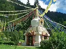 Stupa dans l'Institut bouddhiste de Karma Ling à Arvillard