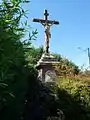 Croix devant l'église