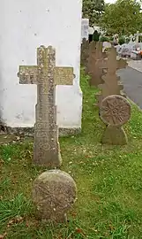 Vieilles croix et stèles basques.