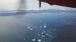 Vue aérienne du détroit de Sullorsuaq.