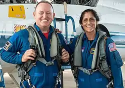 Barry Wilmore (à gauche) et Sunita Williams (à droite)