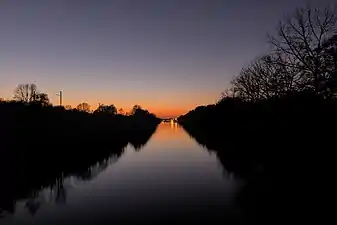 Le canal d'Aire-sur-la-Lys.