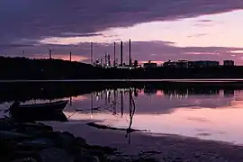 Soleil couchant sur Trommekilen, vu depuis Norrkila, à Lysekil (commune), dans le Brofjorden. Septembre 2019.