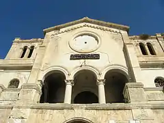 Façade principale de l'église