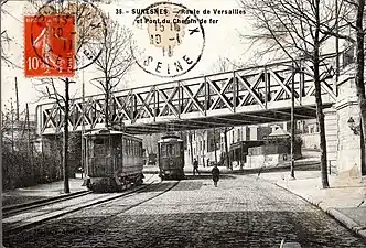 Le boulevard de Versailles au niveau du pont du chemin de fer.
