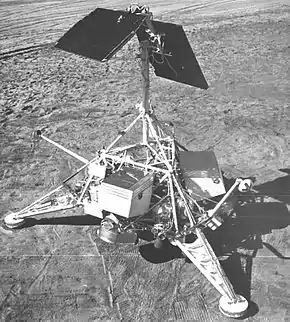 Sonde lunaire Surveyor, fabriquée par Hughes pour la NASA.