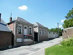 Mairie-école.