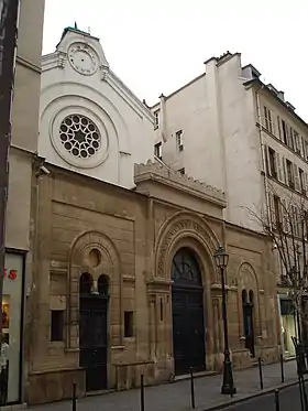 Vue de générale de la synagogue.