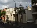 La synagogue vue de la rue.