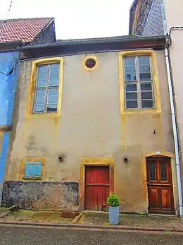 Synagogue abandonnée en 1948Fenestrange, Mittersheim, Niederstinzel, Postroff, par Jean-Bernard Lang, page réalisée avec le concours de Pascal Faustini