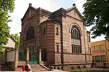 La synagogue.