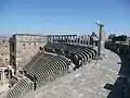 Théâtre antique de Bosra, le porticus summa cavea.