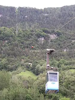 Le téléphérique à Chalais.