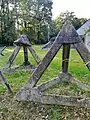 Tétraèdres en béton à Guidel (Musée de la Résistance en Bretagne de Saint-Marcel).