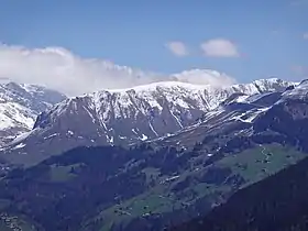 La tête d'Auferrand enneigée vue depuis le sud-ouest.