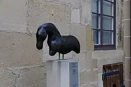 Figurine de l'Aurignacien représentant un cheval sauvage.