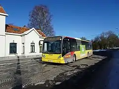 Les bus ont remplacé les trains.