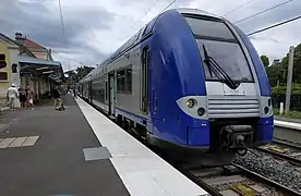 Z 24500 assurant une liaison TER Auvergne-Rhône-Alpes à quai.