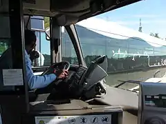 Vue du poste de conduite d'un bus T Zen.