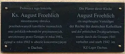 La plaque commémorative bilingue à Drawsko Pomorskie