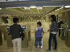 Vestibule de la station.