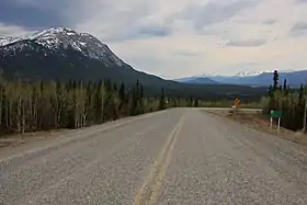 La Tagish Road du Yukon.